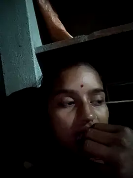 Snapshot of Cuty_kanchna chatting on December 16, 2:33 pm Cuty kanchna online show from December 16, 2:33 pm