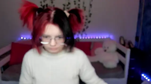 Snapshot of shy_elina01 chatting on November 14, 10:36 am shy elina01 online show from November 14, 10:36 am