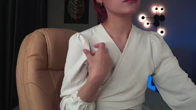 ElizabethMilller  online show from October 6, 10:18 pm