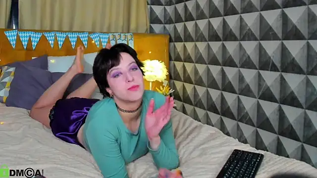 Sara Frayer online show from October 5, 1:04 am