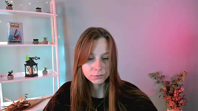 esme moore  online show from October 4, 8:56 am