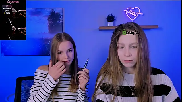 esme moore  online show from November 7, 9:42 am