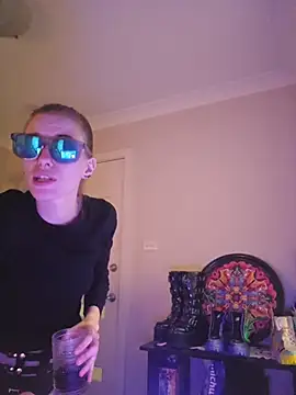 Snapshot of lonely_Cosplay_chick chatting on November 5, 4:51 pm lonely Cosplay chick online show from November 5, 4:51 pm