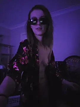 Snapshot of lonely_Cosplay_chick chatting on November 13, 5:01 pm lonely Cosplay chick online show from November 13, 5:01 pm