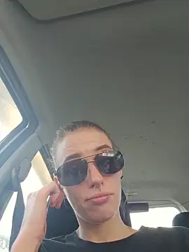 Snapshot of lonely_Cosplay_chick chatting on November 23, 9:03 pm lonely Cosplay chick online show from November 23, 9:03 pm