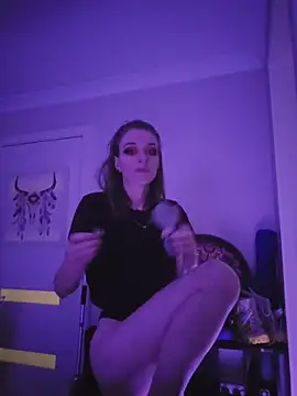 Snapshot of lonely_Cosplay_chick chatting on November 27, 3:14 pm lonely Cosplay chick online show from November 27, 3:14 pm