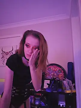 Snapshot of lonely_Cosplay_chick chatting on November 28, 1:47 pm lonely Cosplay chick online show from November 28, 1:47 pm