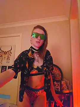 Snapshot of lonely_Cosplay_chick chatting on December 15, 10:52 am lonely Cosplay chick online show from December 15, 10:52 am