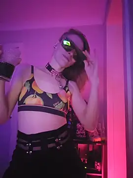 Snapshot of lonely_Cosplay_chick chatting on December 20, 10:00 am lonely Cosplay chick online show from December 20, 10:00 am