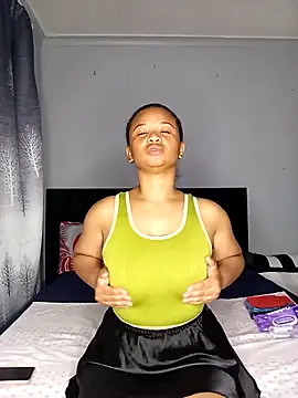 Sultrytits6 online show from October 31, 7:26 pm