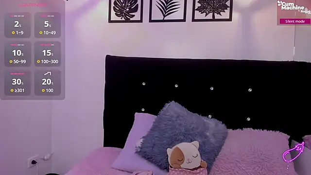 Haiily Baeker online show from November 8, 4:07 pm