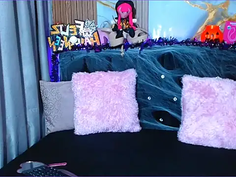 sthephylittle online show from October 13, 6:52 pm