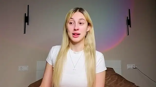 Snapshot of foxy_vivi chatting on November 3, 2:18 pm foxy vivi online show from November 3, 2:18 pm