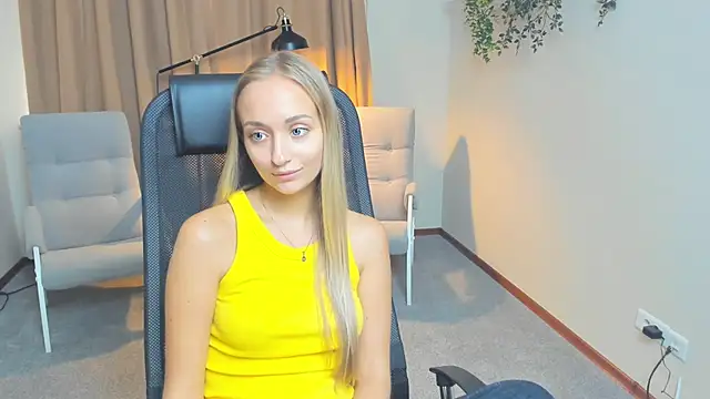 Snapshot of MikeDreese chatting on October 14, 11:33 am MikeDreese online show from October 14, 11:33 am