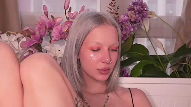 Snapshot of RanyThomson chatting on November 10, 2:27 pm RanyThomson online show from November 10, 2:27 pm