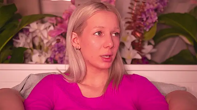 Snapshot of RanyThomson chatting on November 27, 6:32 pm RanyThomson online show from November 27, 6:32 pm