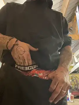 Snapshot of ju8870 chatting on November 3, 2:51 pm ju8870 online show from November 3, 2:51 pm