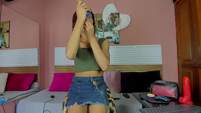 Snapshot of Tiffannydoll99 chatting on November 15, 5:09 pm Tiffannydoll99 online show from November 15, 5:09 pm