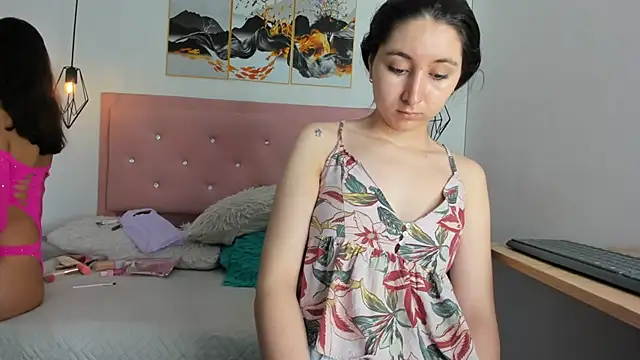 Snapshot of kiara_and_christy chatting on November 10, 12:26 pm kiara and christy online show from November 10, 12:26 pm