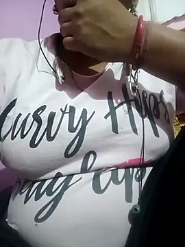 Priyanka hot54 online show from October 31, 9:32 am