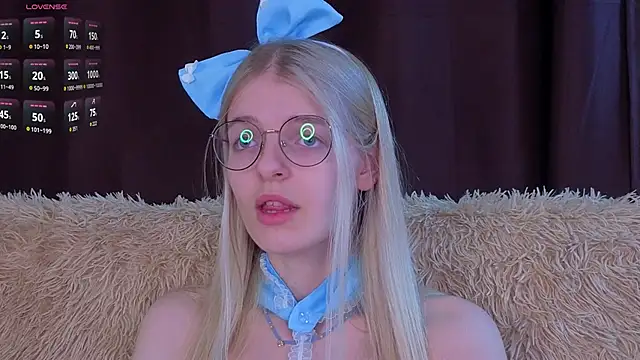 MonicaShiny online show from November 16, 6:02 pm