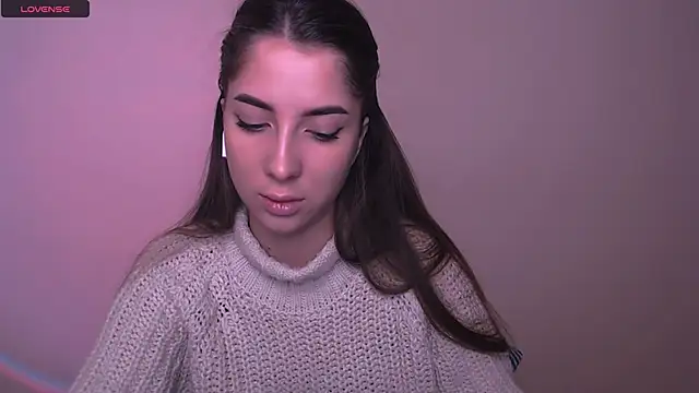 Snapshot of _OlivkaSexy chatting on November 29, 8:17 am OlivkaSexy online show from November 29, 8:17 am