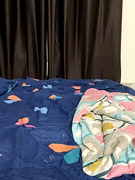 vickyandtania online show from October 8, 4:26 pm