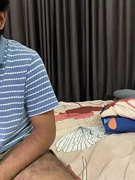 vickyandtania online show from December 1, 1:49 pm