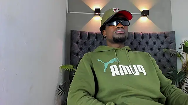 COMPTON 01 online show from November 18, 3:45 am