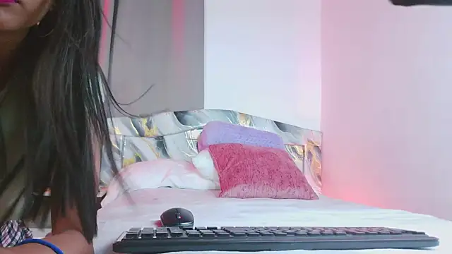 luna valen online show from November 21, 8:18 pm