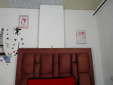 vauroraper online show from November 12, 12:00 am