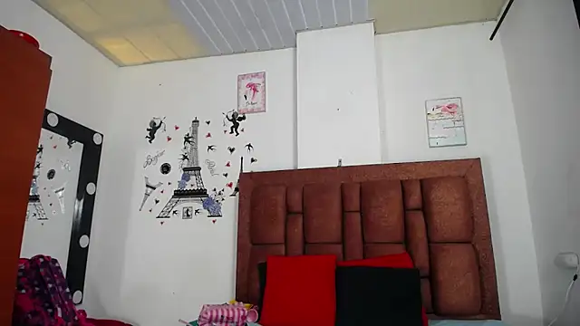 vauroraper online show from November 25, 5:35 pm