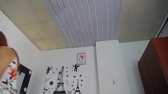 vauroraper online show from November 29, 5:27 pm