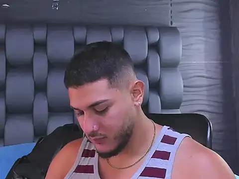 Snapshot of jasonshaw25 chatting on November 7, 6:08 pm jasonshaw25 online show from November 7, 6:08 pm