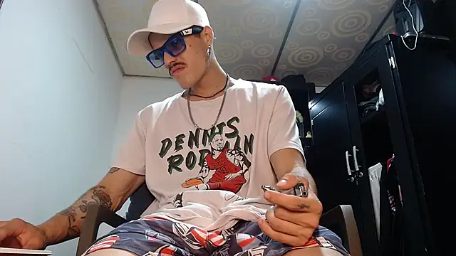 Snapshot of imsammytop chatting on October 6, 10:51 pm imsammytop online show from October 6, 10:51 pm