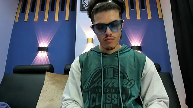 Snapshot of imsammytop chatting on November 8, 11:58 pm imsammytop online show from November 8, 11:58 pm