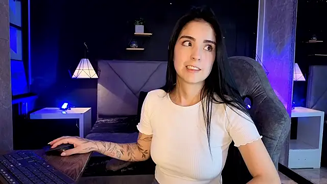 Snapshot of giapearl25 chatting on November 12, 1:39 am giapearl25 online show from November 12, 1:39 am