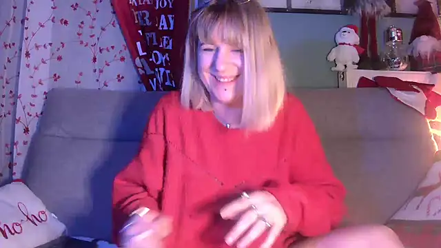 Delichieuse5 online show from December 16, 11:39 pm