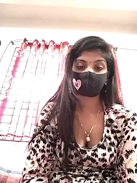 Snapshot of Queen-Any chatting on November 12, 2:45 am Queen-Any online show from November 12, 2:45 am