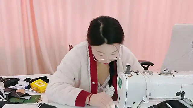 Snapshot of CCOO520 chatting on October 27, 4:16 am CCOO520 online show from October 27, 4:16 am