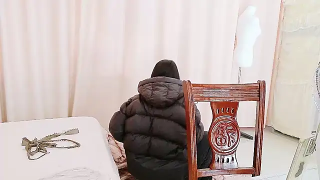 Snapshot of CCOO520 chatting on December 18, 5:24 am CCOO520 online show from December 18, 5:24 am