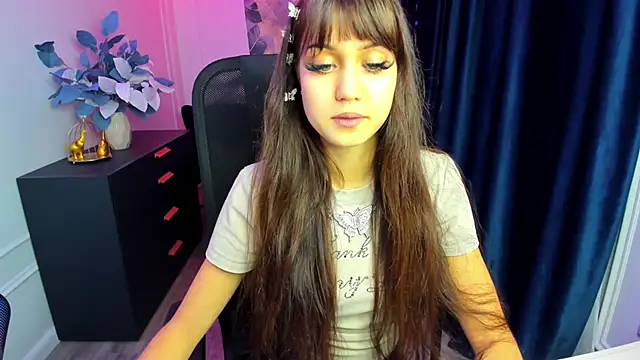 TiffanyYounge online show from November 28, 12:30 pm