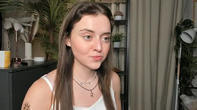 ThelmaJusto online show from November 6, 2:18 pm