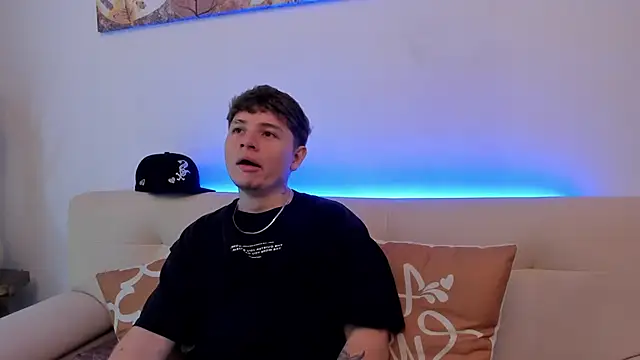 Leoo Miller online show from October 24, 7:54 pm