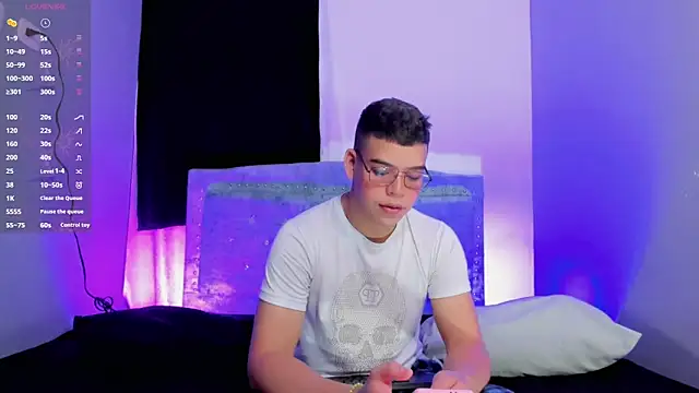 alex boyy online show from October 14, 8:48 am