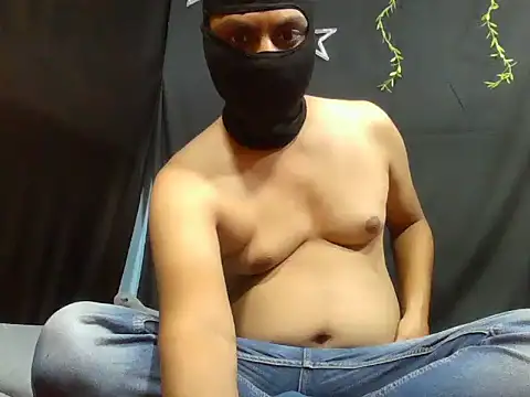 Snapshot of Indianbull109 chatting on December 14, 6:23 pm Indianbull109 online show from December 14, 6:23 pm