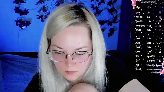 HoneyDazzle online show from November 9, 8:07 pm