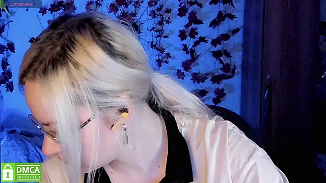 HoneyDazzle online show from November 21, 7:12 pm