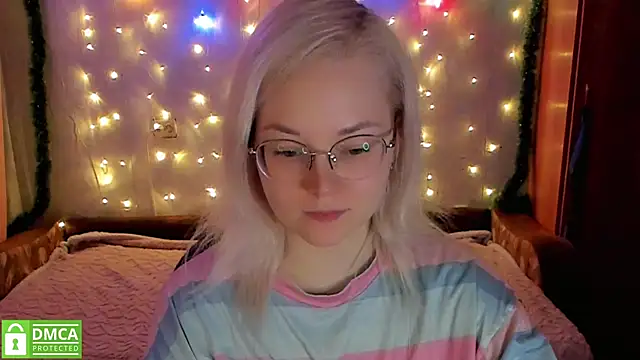 HoneyDazzle online show from November 27, 8:11 pm