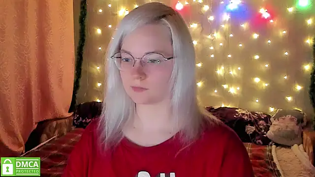 HoneyDazzle online show from December 19, 8:49 pm